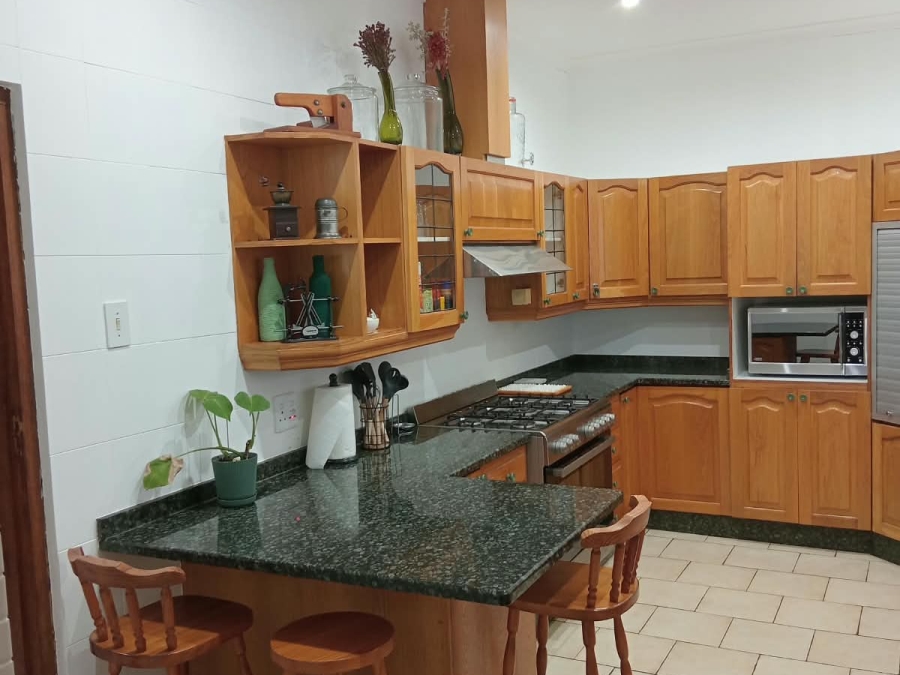 To Let 4 Bedroom Property for Rent in St Francis Bay Village Eastern Cape